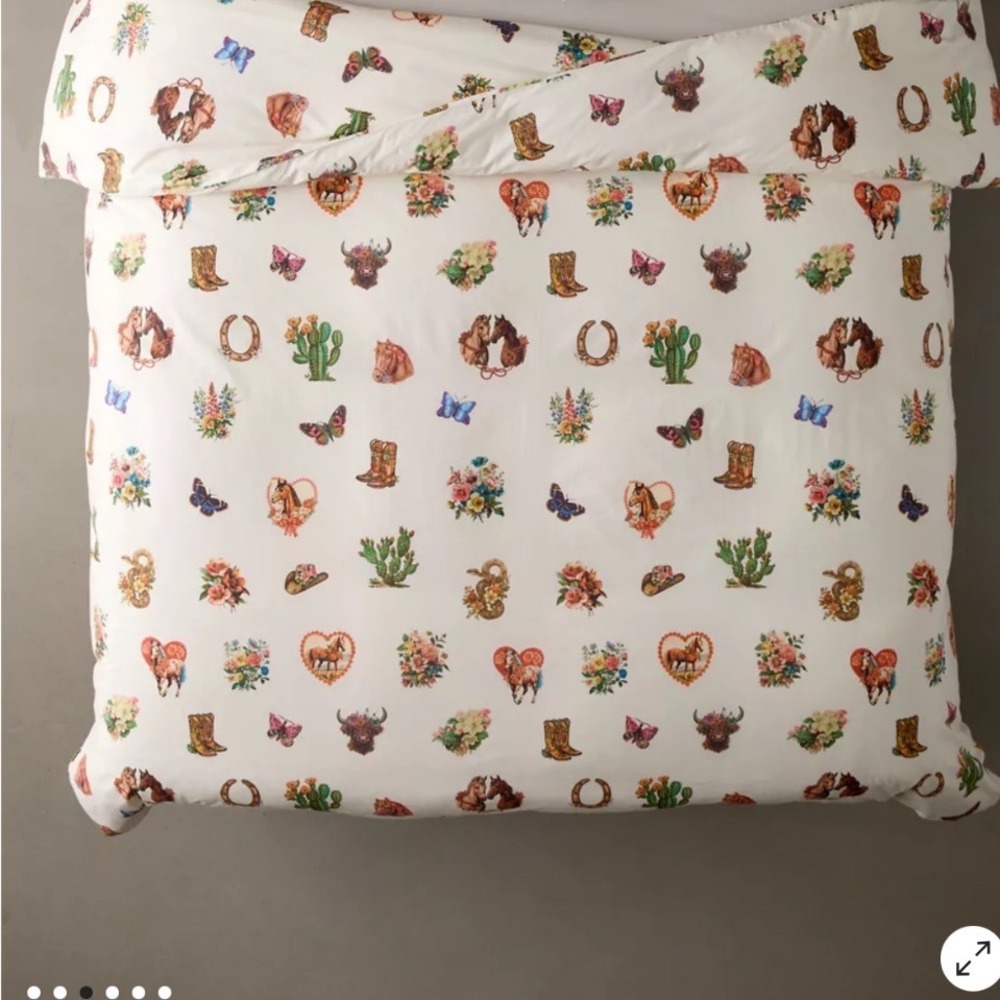 Urban Outfitters UO Home Vicki Collage Western Duvet Cover King White 93741734